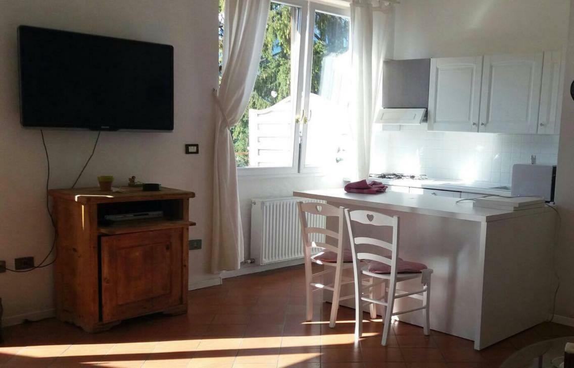 Appartamento Ellen Torbole Sul Garda Luaran gambar