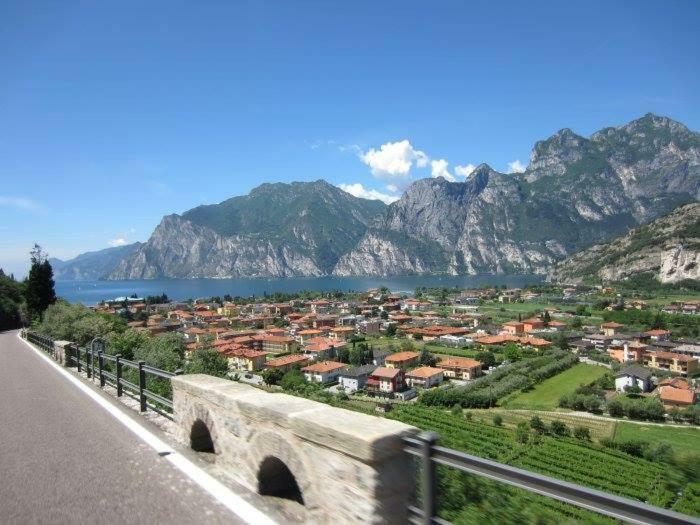 Appartamento Ellen Torbole Sul Garda Luaran gambar